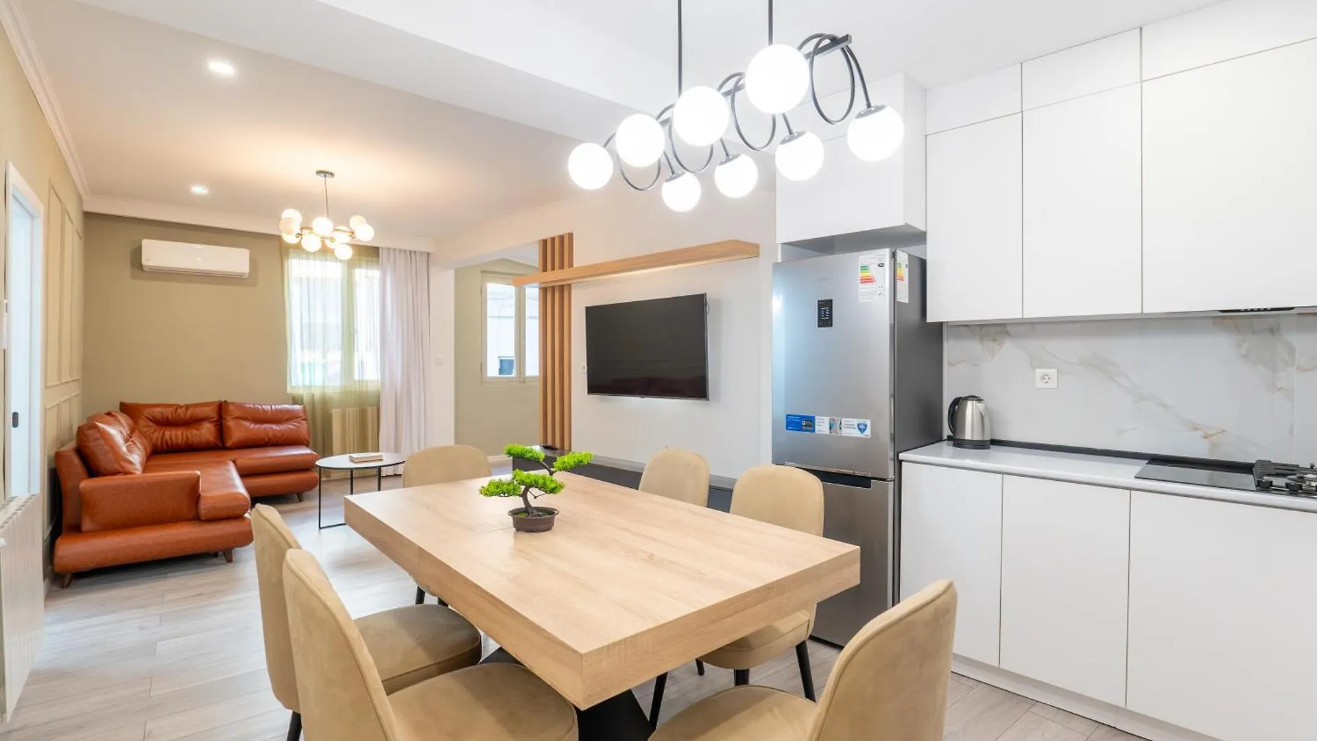 Tiflis Touch - Luxe And Spacious Apartments